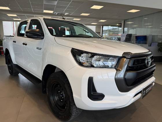 TOYOTA HILUX 2.8 D-4D TURBO DIESEL CD POWER PACK 4X4 AUTOMÁTICO